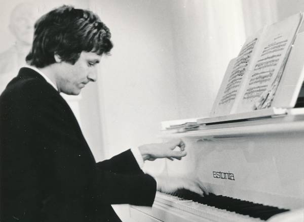 Festival "Tartu kevad 81". Kontsert TRÜ aulas, klaveril Juri Lissitšenko-Lissitsa. 1981