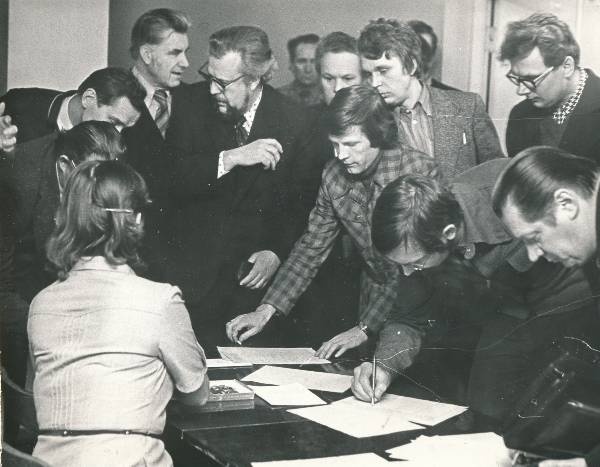 Tartu põllutöömasinate tehase "Võit". Seminar "TRÜ teadlastelt tööstusele", osalejad. 1979