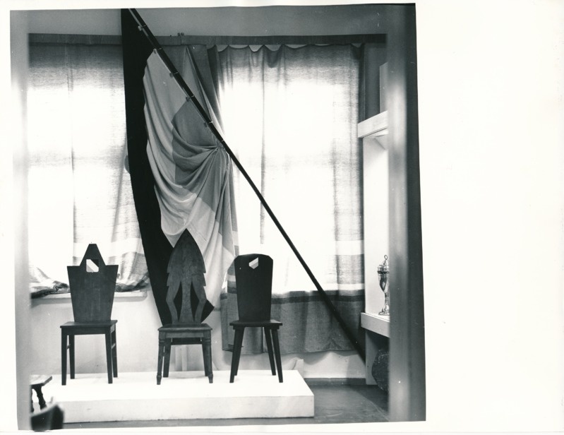 Üliõpilasorganisatsioonide näitus Tartu Linnamuuseumis 1989a. Vaade näitusesaali.