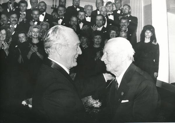 Roman Toi ja Richard Ritsing TÜ aulas 1989a.