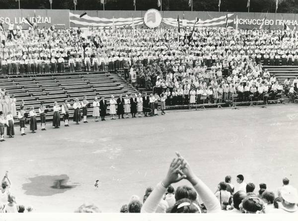 Gaudeamus X Vilniuses 1988a. Tudengid laululaval.