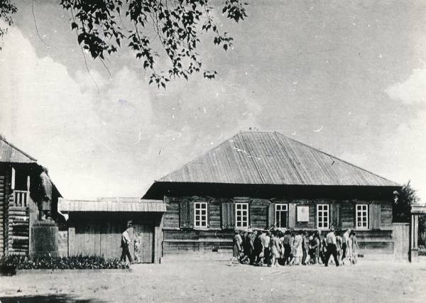 Šušenskoje küla, külaelaniku Petrova maja. Hilisem Lenini muuseum. Siber, Krasnojarski krai, 1978-1980.