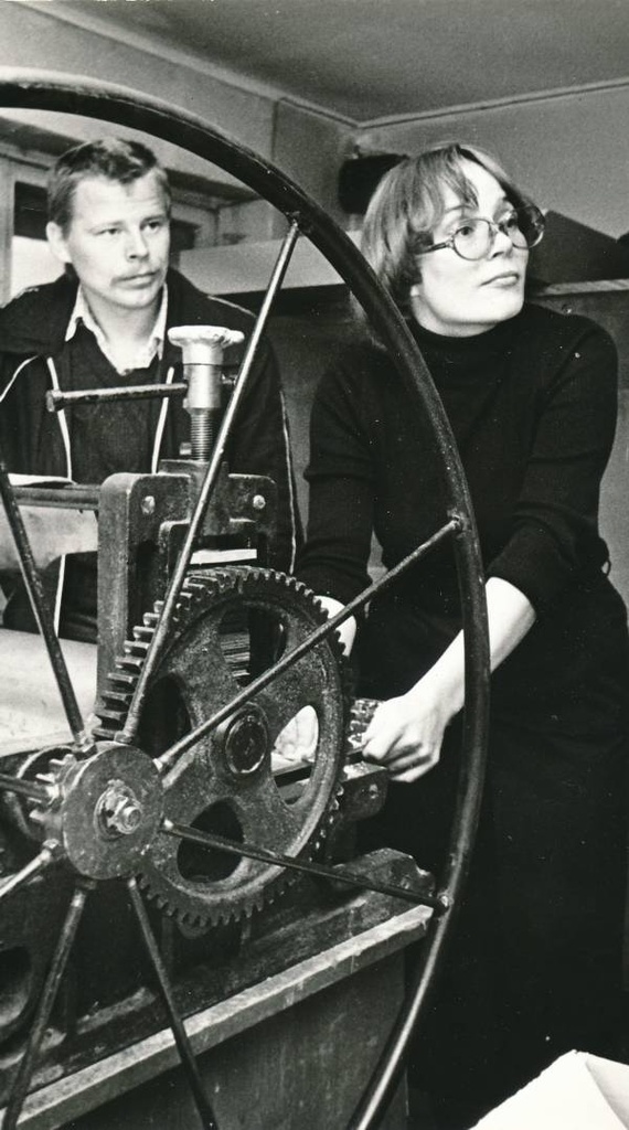 Tartu Kunstnike Maja, nahakunstnik Illu Erma ja skulptor Jaan Luik. 1980