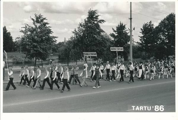 III Poistekooride laulupidu. Tartu, 06.1986.a.