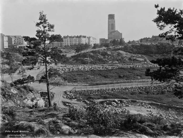 Vasemmalla Kaarlenkatu