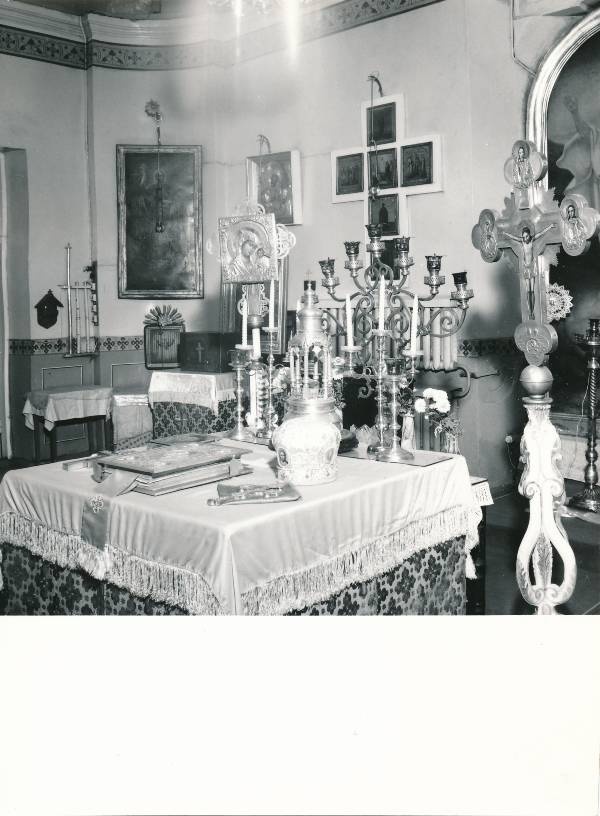 Tartu kirikutes leiduvad kultusesemed. Uspenski õigeusu kiriku sisevaade, Magasini tn 1. 1987.a.