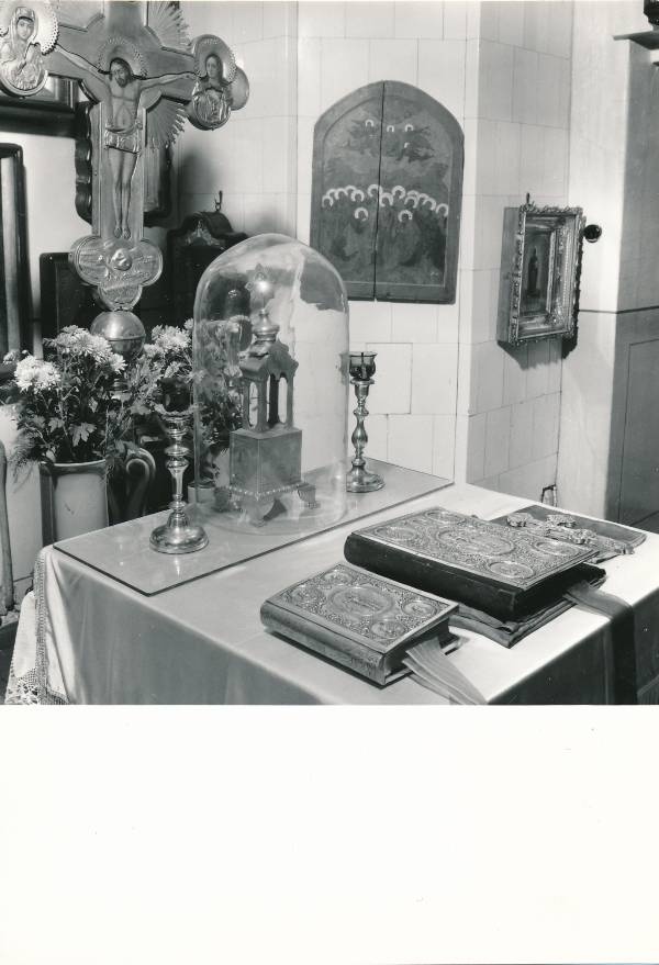 Tartu kirikutes leiduvad kultusesemed. Uspenski õigeusu kiriku sisevaade, Magasini tn 1. 1987.a.