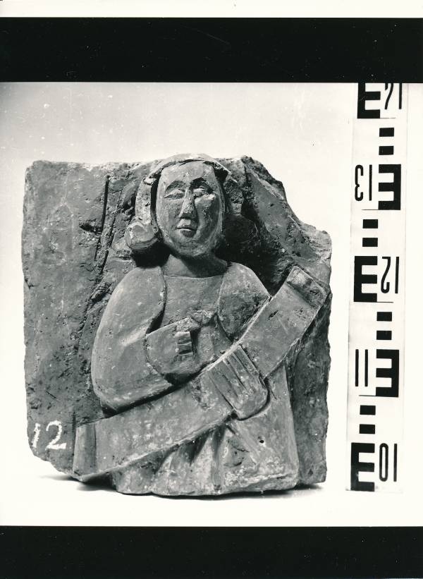 Tartu Jaani kiriku terrakota savist figuur.