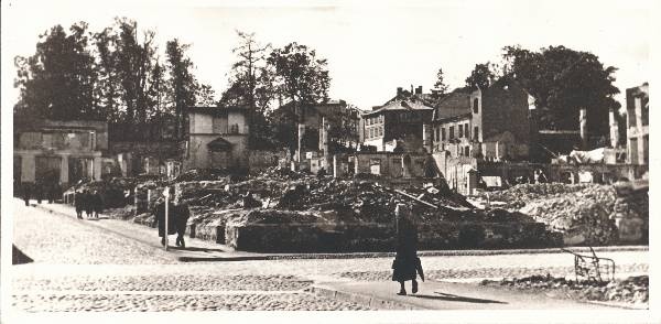 Purustatud kesklinn 1944a Tartus.