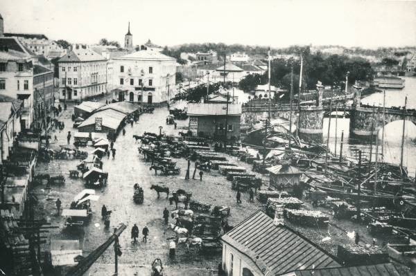 Tartu linnavaade. Puuturg Emajõe kaldal. 1920ndatel.