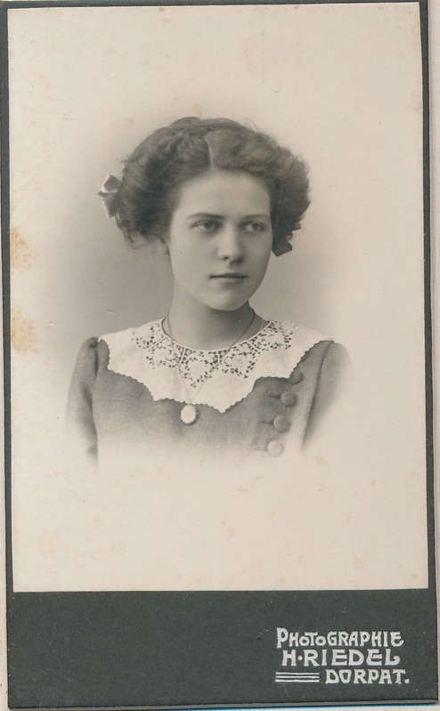 Naise portree 20. saj algus.