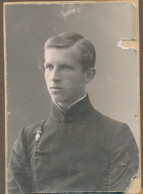 Portree. Konstantin Kallamis 1916a.  duplicate photo