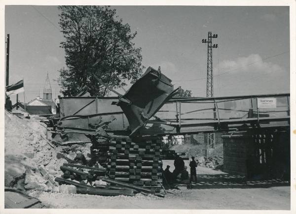 Tartu linnavaade. Raudteeviadukti remont Riia tn. 08.1941.a.