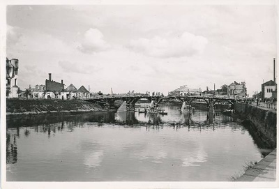 Tartu linnavaade. Holmi-Uueturu tn puusilla taastamine. 13.09.1941.a.  similar photo