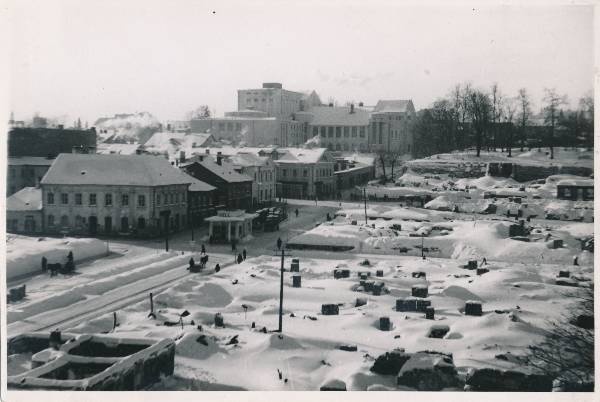 Tartu linnavaade. Varemed Kauba ja Uueturu tn vahel. 02.1942.a.