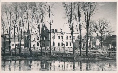 Tartu linnavaade. Vaade varemetele Meltsiveski tänavalt üle Meltsitiigi Vene kiriku suunas. 04.1942.a.  duplicate photo