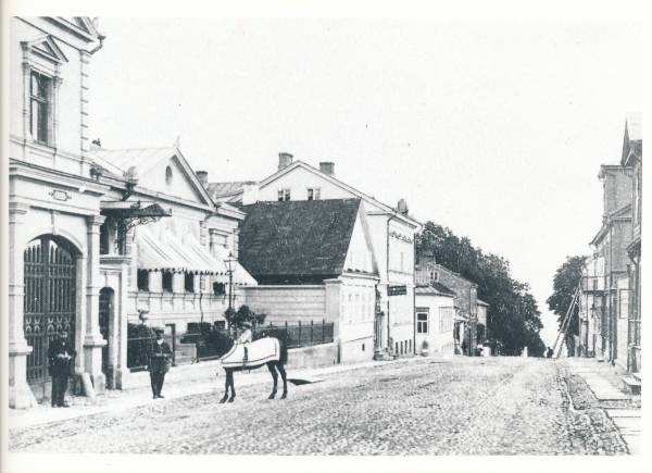 Tartu linnavaade. Aia tn (Vanemuise tn 19 hoone kohalt kesklinna suunas). 20. sajandi algus.