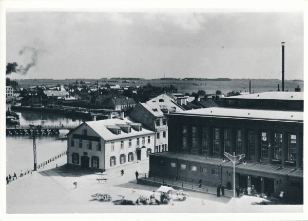 Tartu linnavaade. Turuhoone ja võõrastemaja "Central". 20. sajandi algus.
