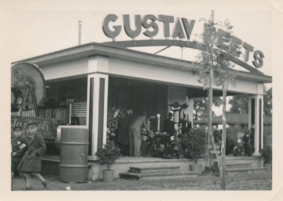 Näituse väljak Tartus Viljandi mnt ääres 1920-30. aastatel. Gustav Veetsi paviljon.  duplicate photo
