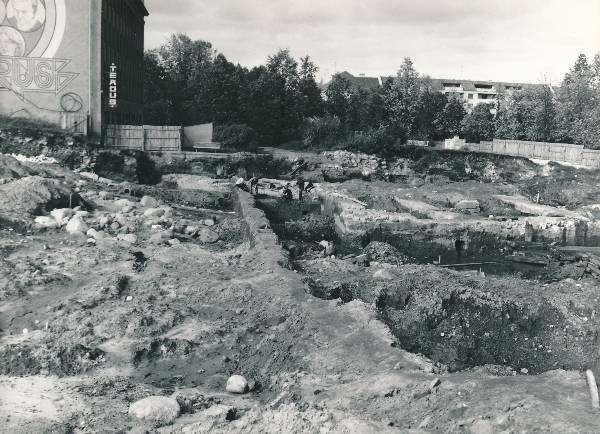 Kaubahalli ehitusplats, kõrval Ülikooli 1. Tartu, 1988-1989.