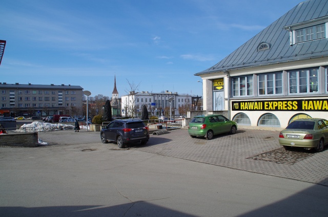 Newspaper store in Rakvere near the square next to the house rephoto