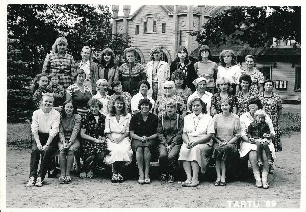 Grupifoto. Kukulinna pioneerilaagri personal 1989a.