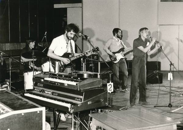Levimuusikapäevad. Esineb ans "Ruja" Vanemuise kontserdisaalis 1982a.