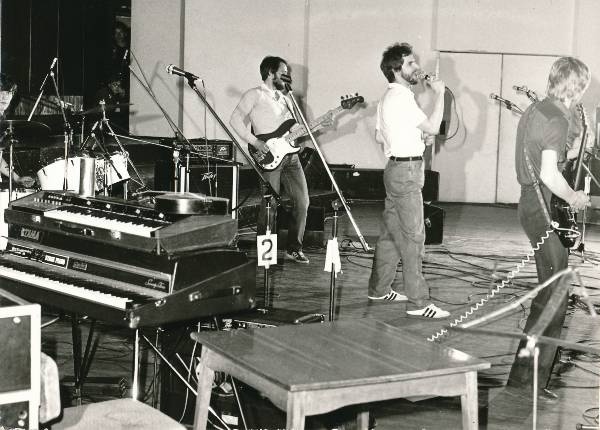 Levimuusikapäevad. Esineb ans "Ruja" Vanemuise kontserdisaalis 1982a.