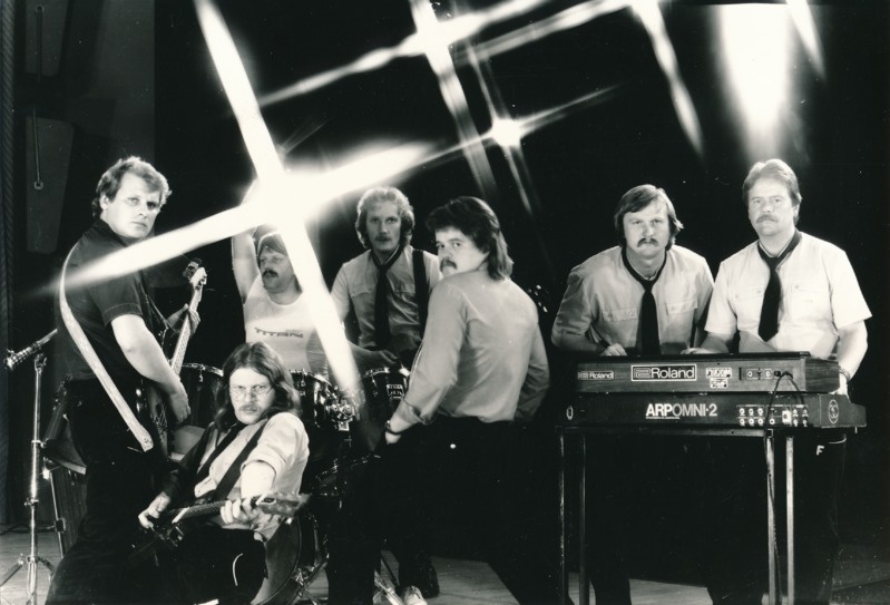 Ansambel "Fix" Madis Kütt, Viktor Vassiljev, Väino Land, Igor Õunapuu, Viljo Tamm, Alar Madisson, Evald Raidma 1980ndatel.