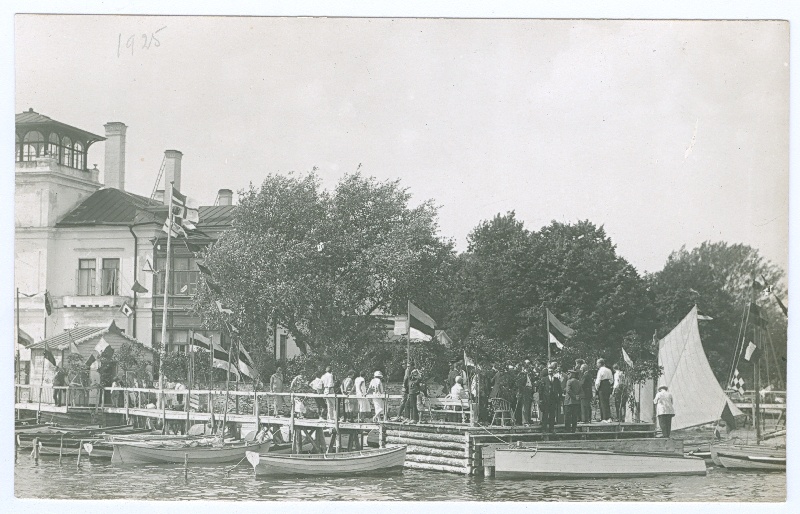 Foto. Haapsalu Purje- ja Sõuklubi 25. juubel. 26. juuli 1925. Foto: E. Wirnhof. Mustvalge.