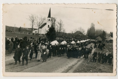 Foto. Kilingi-Nõmme plahvatusohvrite matused  similar photo