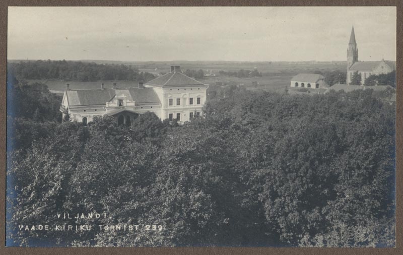 foto albumis, Viljandi, vaade Jaani kiriku tornist, u 1905, foto J. Riet