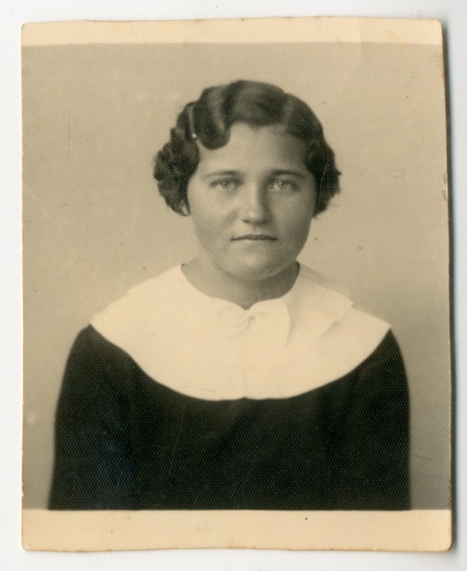 Foto. Laiksaare Strupa talutütar Selma Kartau