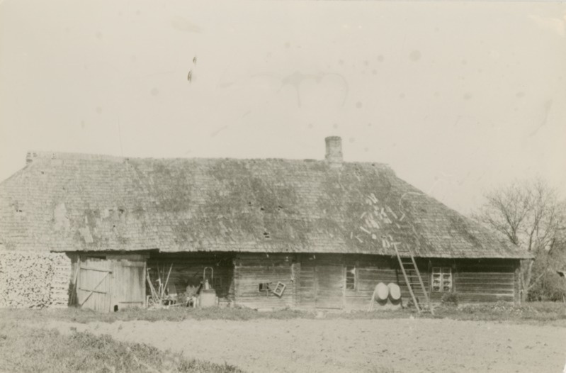 Foto. Jäärja valla Kaerasaadu talu