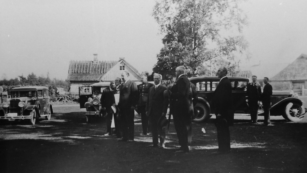 Kroonprints Gustav Adolfi vastuvõtu ajal Rooslepa Kabeli juures
