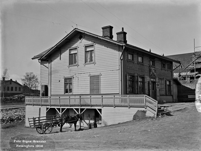 Läntinen Viertotie 6.  Nykyinen Mannerheimintie 34. Tångin kauppa.  duplicate photo