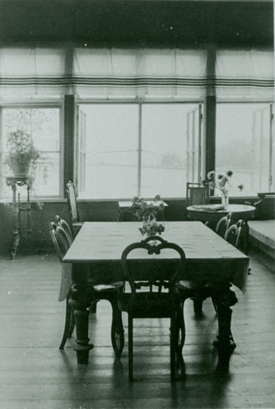 Foto. Villa "Friedheim" 1939.a. Veranda sisustus, üleval, aknad promenaadi poole.