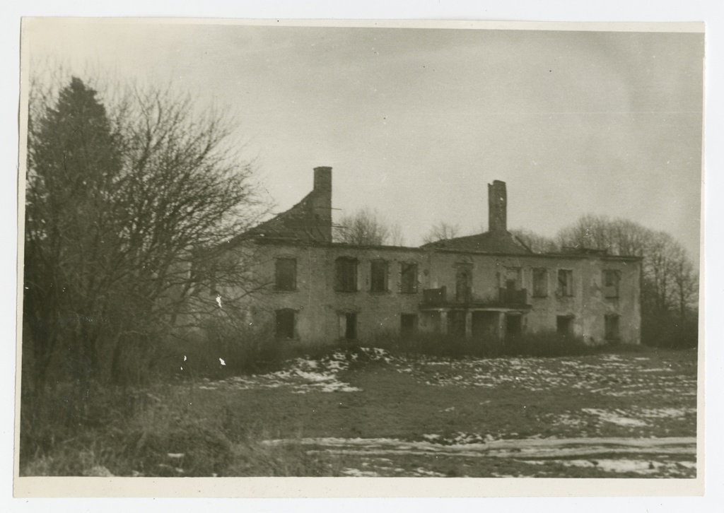 Hagudi mõisa varemed