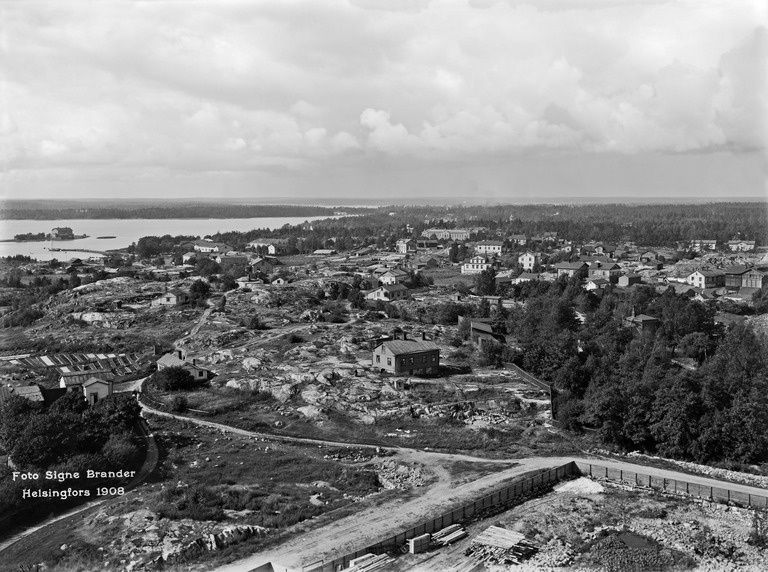 Panoraama Kansallismuseon tornista luoteeseen.