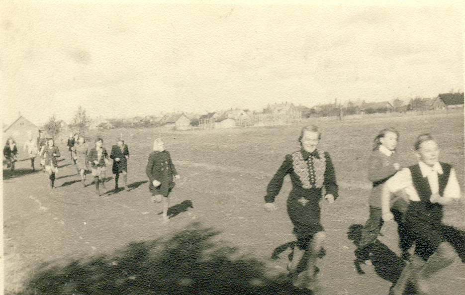 Rakvere Õpetajate Seminari õpilased jooksukrossil