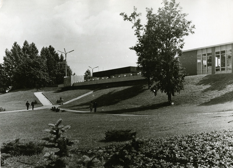 Kohvik "Tuljak" Tallinnas, vaade. Arhitekt Valve Pormeister, sisearhitektid Vello Asi, Väino Tamm