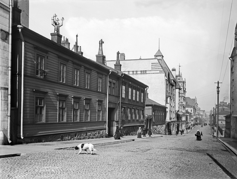 Unioninkatu 6, 8, 10, 12.