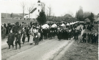 Foto. Kilingi-Nõmme alevi II algkooli põlengu ohvrite matus. Saarde, 1937  similar photo