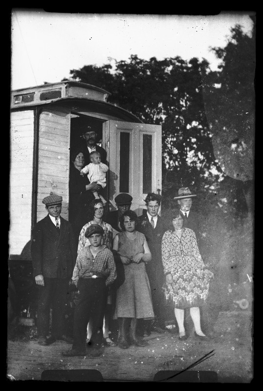 Klaasnegatiiv. Seltskond ja liiklusvahend 20.sajandi algul