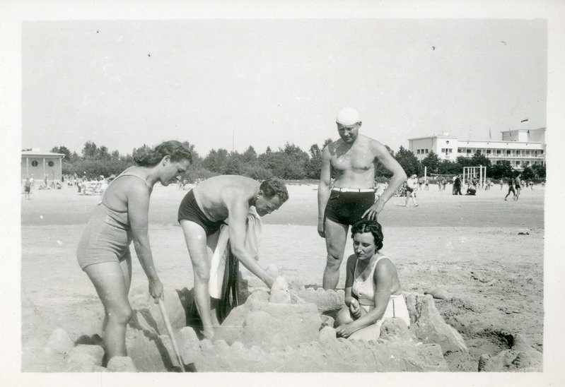 Foto. Suvehetk Pärnu rannas. Pärnu, 1939.