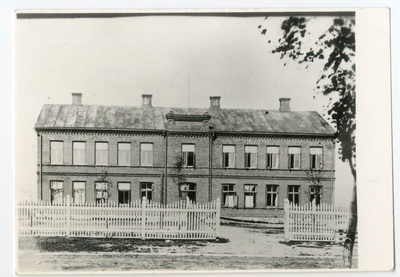 Mustvee ministeeriumikool, Heinrich Meri töökoht  similar photo