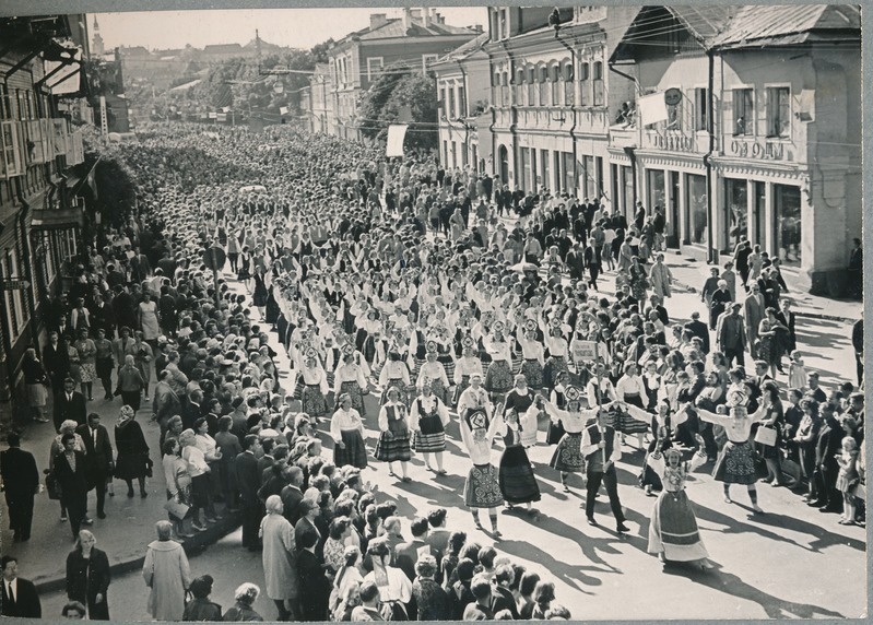 Tartu Kultuurihoone laulukoor "Heli" Võrus ja Võrumaal 1965/66a.