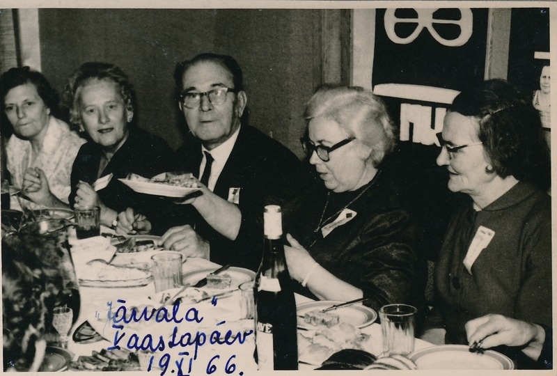 Tartu Kultuurihoone tööveteranide klubi liikmed ühisüritusel 1960ndatel.
