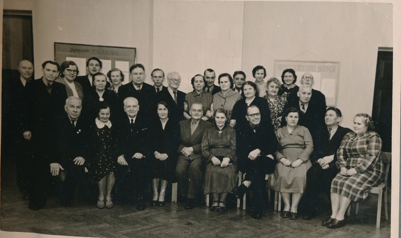 Tartu Kultuurihoone tööveteranide klubi liikmed ühisüritusel 1960ndatel.