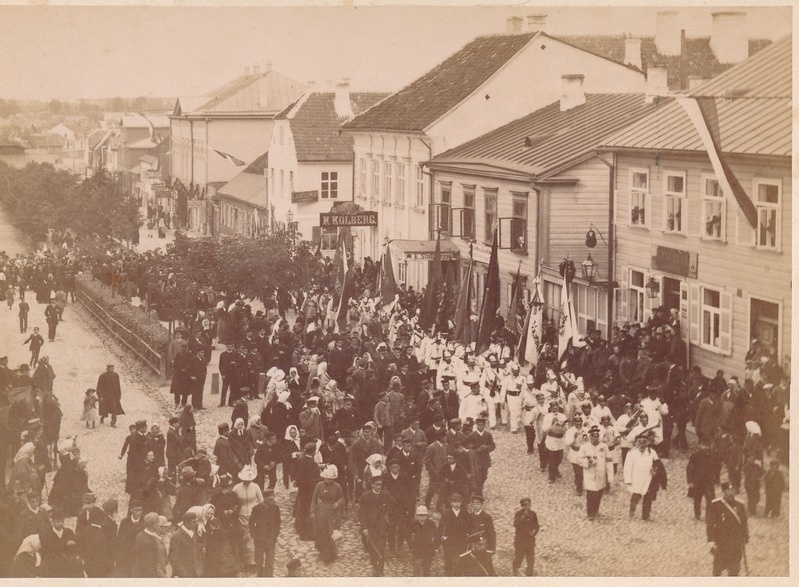 Pritsimeeste rongkäik Tartus 1900a.